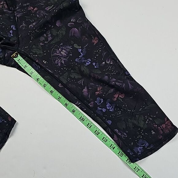 Lululemon Athletica Black Multi Frozen Flourish Train Times Crop Leggings Size 8 - Picture 9 of 10